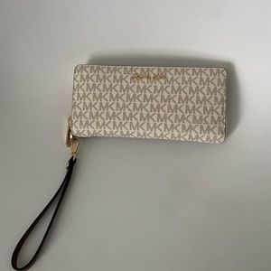 Michael Kors Large Logo Continental Wallet